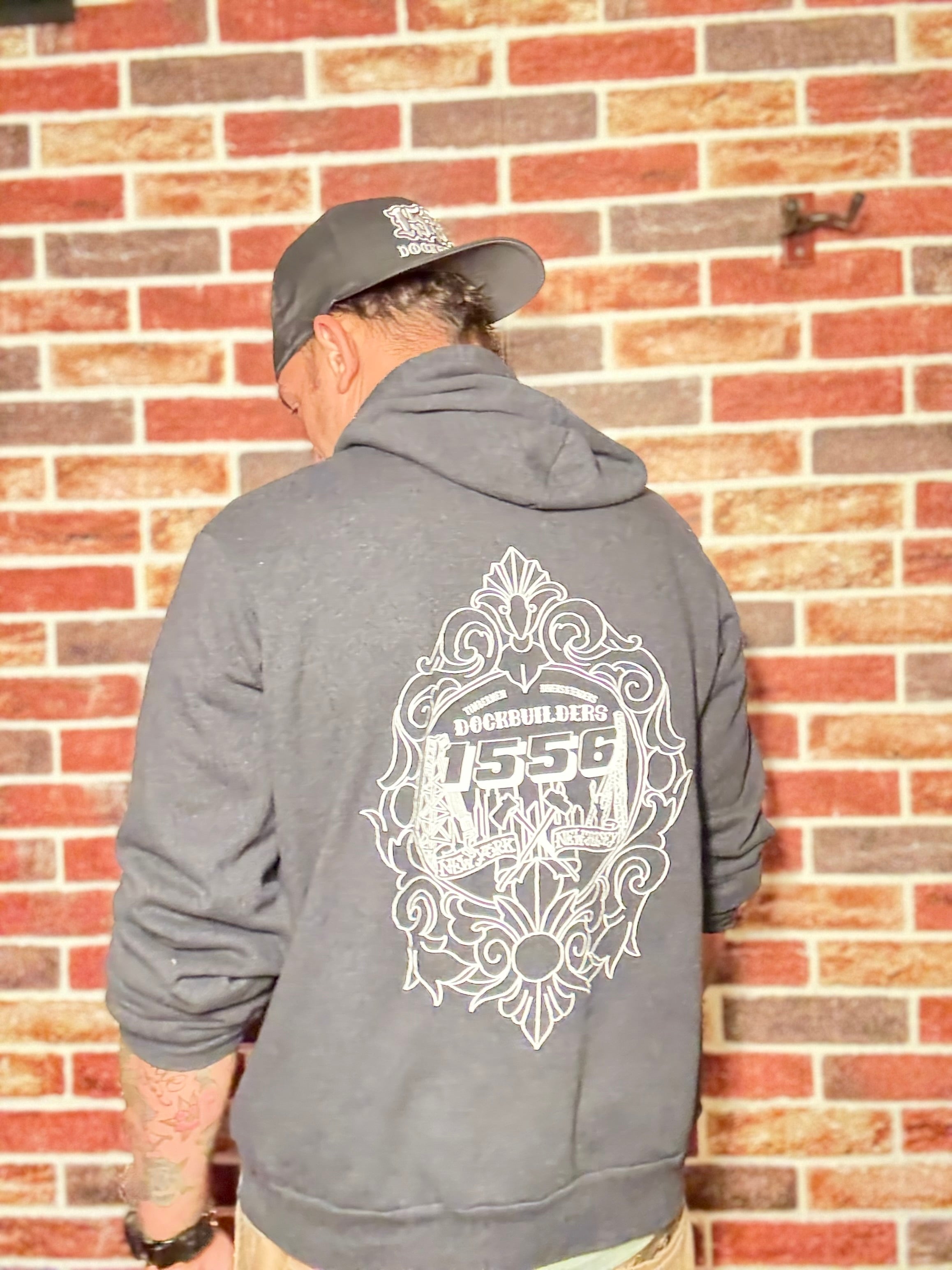 1556 DOCKBUILDERS crest